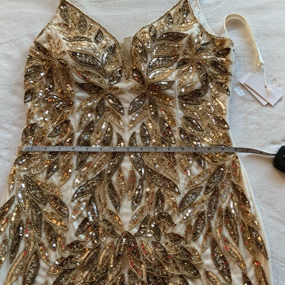 MAC DUGGAL Sequin Leaf Plunging Sheath Gown